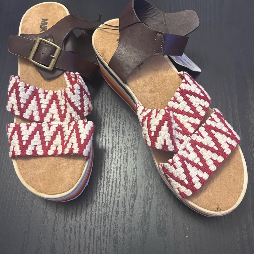 Muk Luks Red and White Patterned Sandals